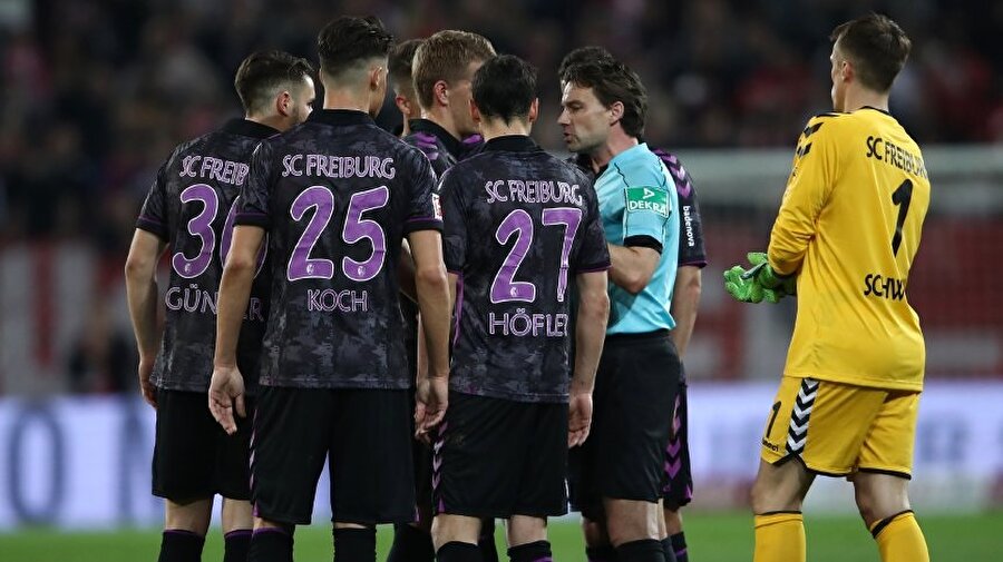 VAR önemli bir hatanın gözden kaçmasının önün geçti.