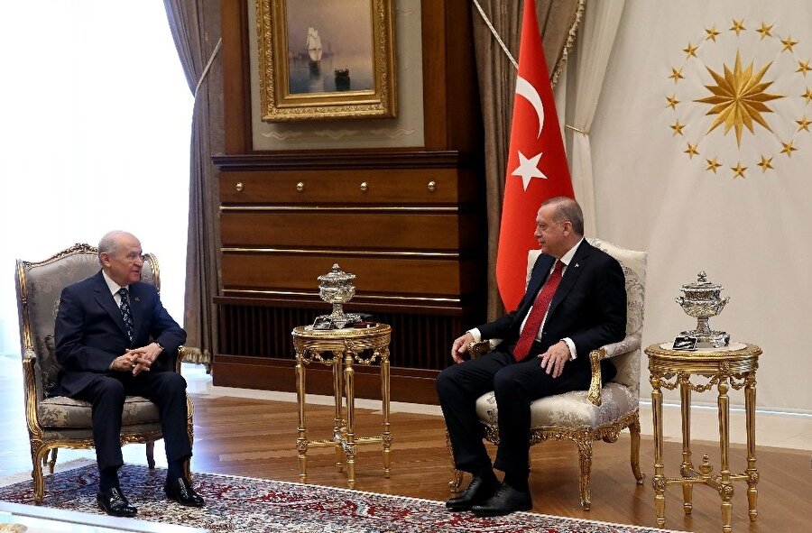 Cumhurbaşkanı Recep Tayyip Erdoğan, Milliyetçi Hareket Partisi (MHP) Genel Başkanı Devlet Bahçeli’yi kabul etti.