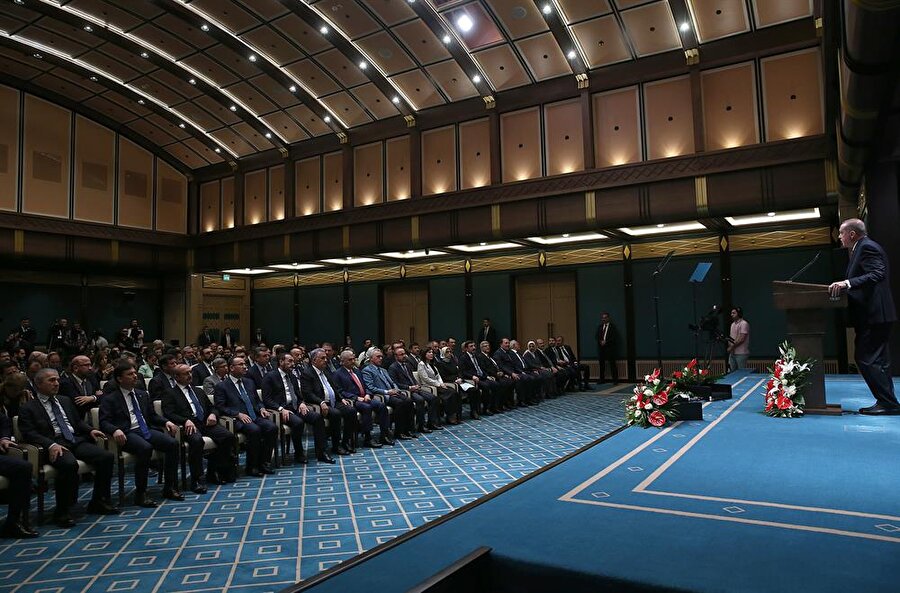 Cumhurbaşkanlığı yetkililerinin yanı sıra gazete ve televizyonların Ankara temsilcileri de hazır bulundu.