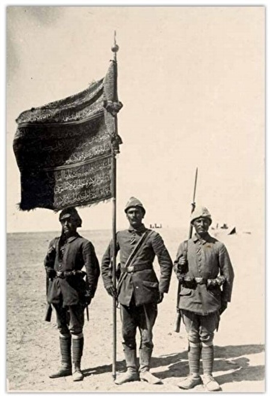Irak'ta Alay sancağı ile Osmanlı askerleri