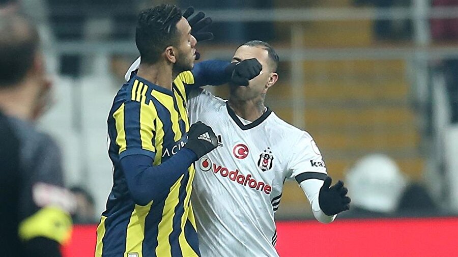 Quaresma, derbide gördüğü kırmızı kart nedeniyle 5 haftalık ceza almıştı.