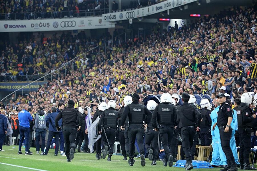 Aykut Kocaman derbide yaşanan olaylar hakkında konuştu.nFotoğraf: AA