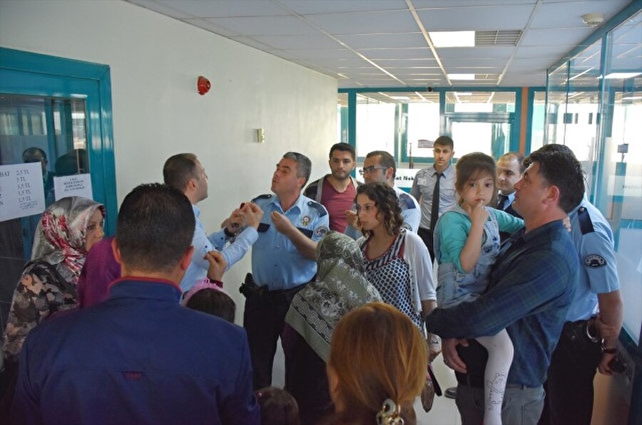 Memur, nikahı kıymaya ikna olmayınca gerginlik yaşandı.