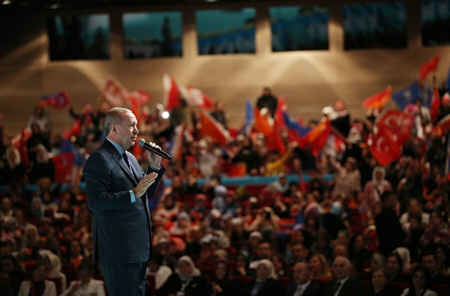 Erdoğan, İstanbul yaklaşık 9.5 milyonluk seçmeni ile 24 Haziran'ın belirleyicisi olacak. İstanbul neder ise, Türkiye onu der