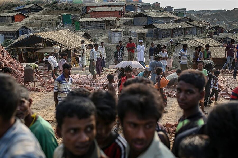 Rohingyaların maruz kaldığı baskı ve zulüm, pek çok kesim tarafından görmezden geliniyor. (Arif Hüdaverdi Yaman / AA)