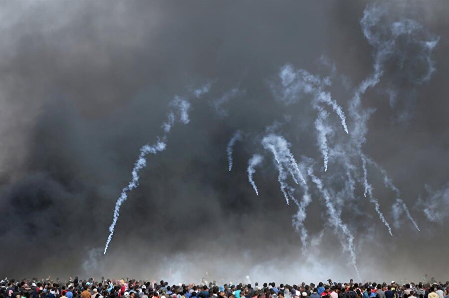 Filistin yönetimi ve Hamas, yaşanana olaylardan İsrail'i sorumlu tutuyor. (Ibraheem Abu Mustafa / Reuters)