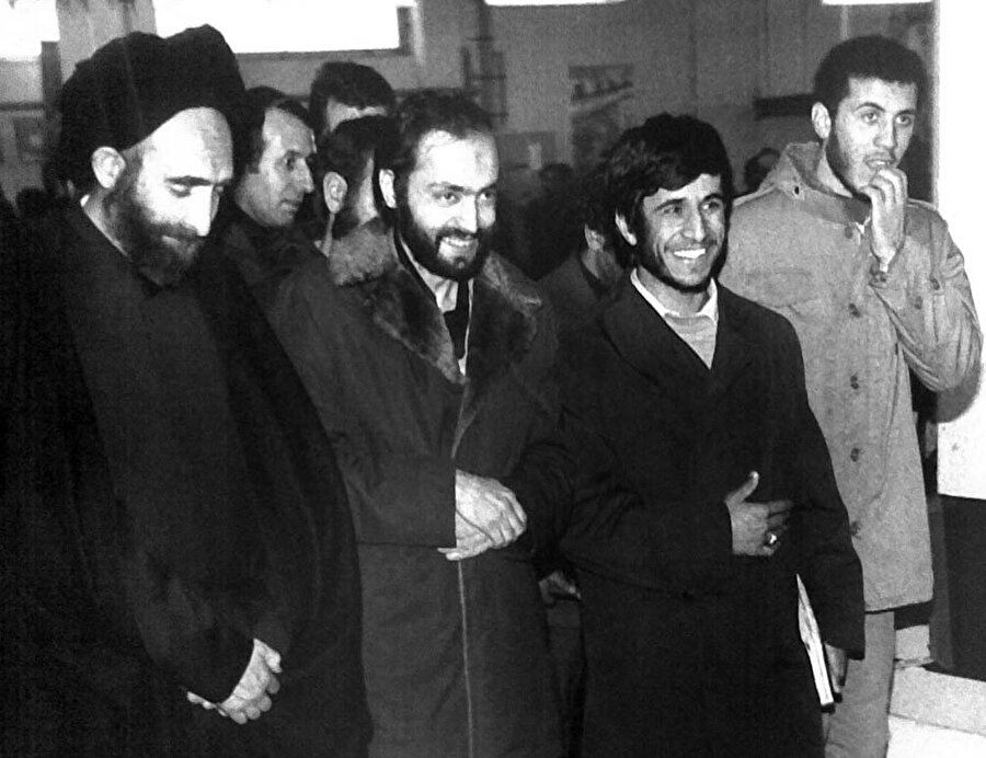 Genç Ahmedinejad (Sağdan 2)