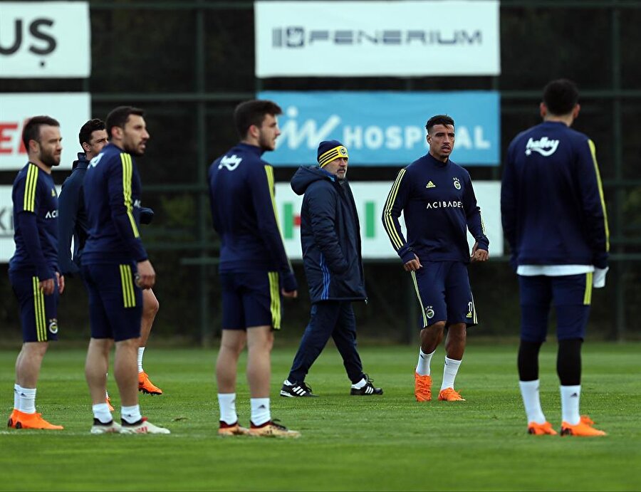 Aykut Kocaman, Galatasaray'ın Akhisar deplasmanından kayıpla döneceğine inanıyor.nFotoğraf: AA