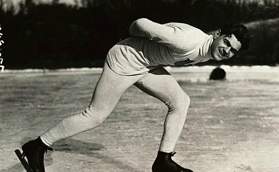 Charles Jewtraw, 24 yaşında büyük bir başarı elde etti.