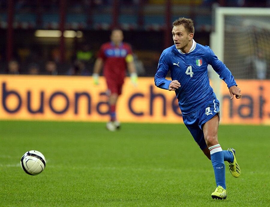 İtalya futbolcu, Zenit ile 224 maça çıktı ve 20 gol atıp 29 asist yaptı.