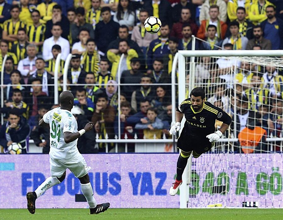 Volkan Demirel, Fenerbahçe'den ayrılmayı düşünmüyor.nFotoğraf: AA