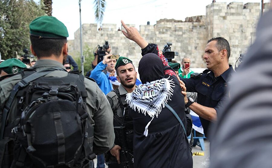İsrail askerleriyle Filistinliler arasında gerginlik yaşanıyor. (Mostafa Alkharouf / AA)
