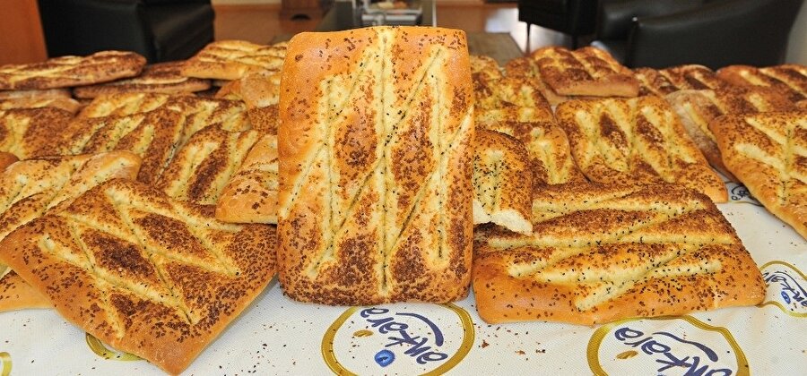 Ankara Büyükşehir Belediye Başkanı Doç. Dr. Mustafa Tuna’nın Başkentlilere, “Bu yıl Halk Ekmek Pidemize zam yapmadık” müjdesini vermişti. Ankara'da Halk Ekmek Pide 70 kuruştan satışa sunulacak.