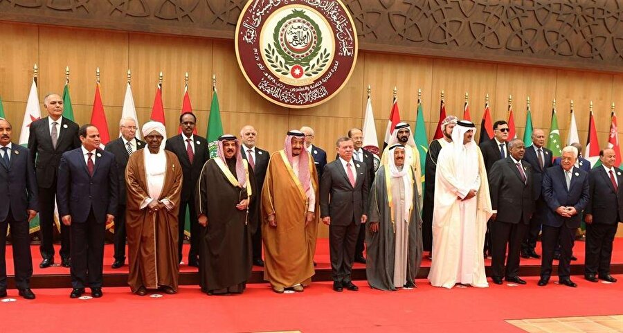 Arap Birliği, tüm Arap dünyasını temsil eden en geniş uluslararası örgüt konumunda.