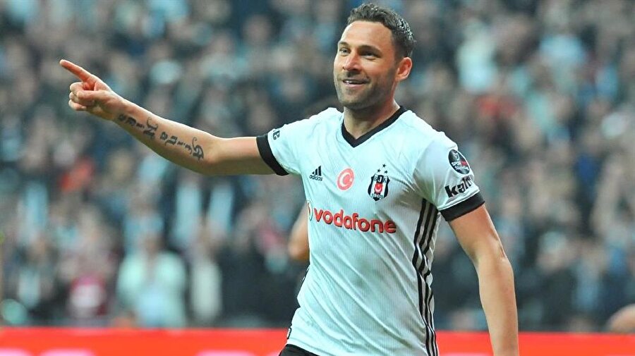 Tosic bu sezon Beşiktaş formasıyla çıktığı 36 maçta 5 gol atıp 1 asist yaptı. 
