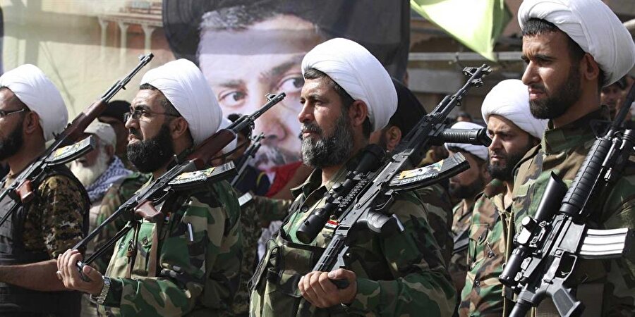 Mukteda Sadr liderliğindeki "Mehdi'nin Ordusu"nun 60 binden fazla savaşçısı bulunuyor.