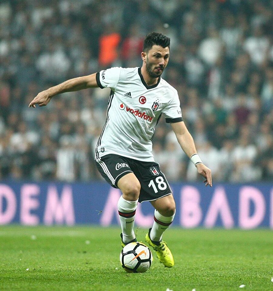 Tolgay bu sezon Beşiktaş formasıyla 43 maçta 2590 dakika süre aldı. 