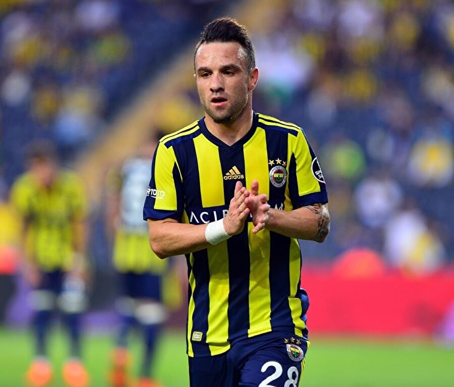 Valbuena bu sezon Fenerbahçe formasıya 40 maçta 2.298 dakika süre aldı. Fransız futbolcu söz konusu karşılaşmalarda 8 gol atıp 16 asist yaptı. 