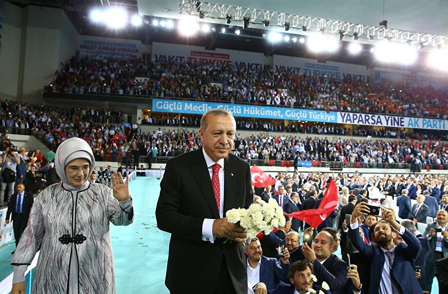 merakla beklenen ak parti nin secim