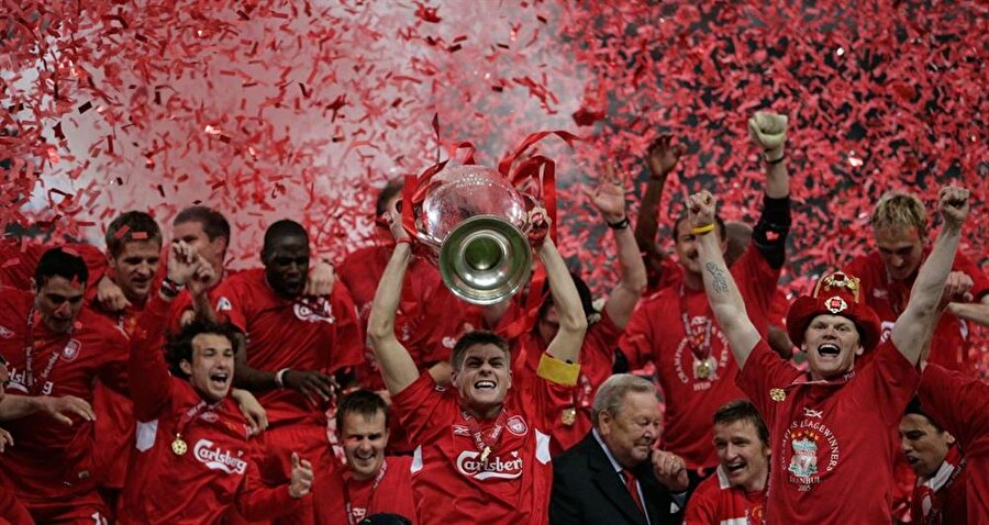 Liverpool, tarihi maçta kupaya uzanan taraf olmuştu.