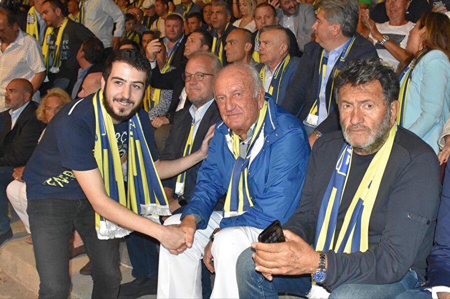 Fenerbahçe'nin eski başkanlarından Ali Şen de etkinlikte yer aldı.nFotoğraf: AA