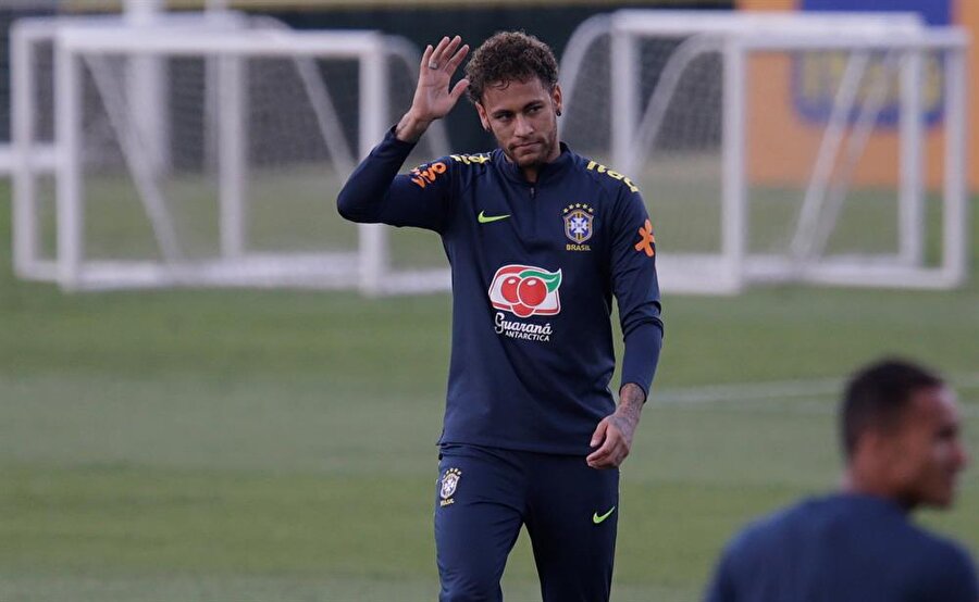Brezilyalı futbolseverler şampiyonluk için Neymar'a güveniyor. nFotoğraf: Reuters