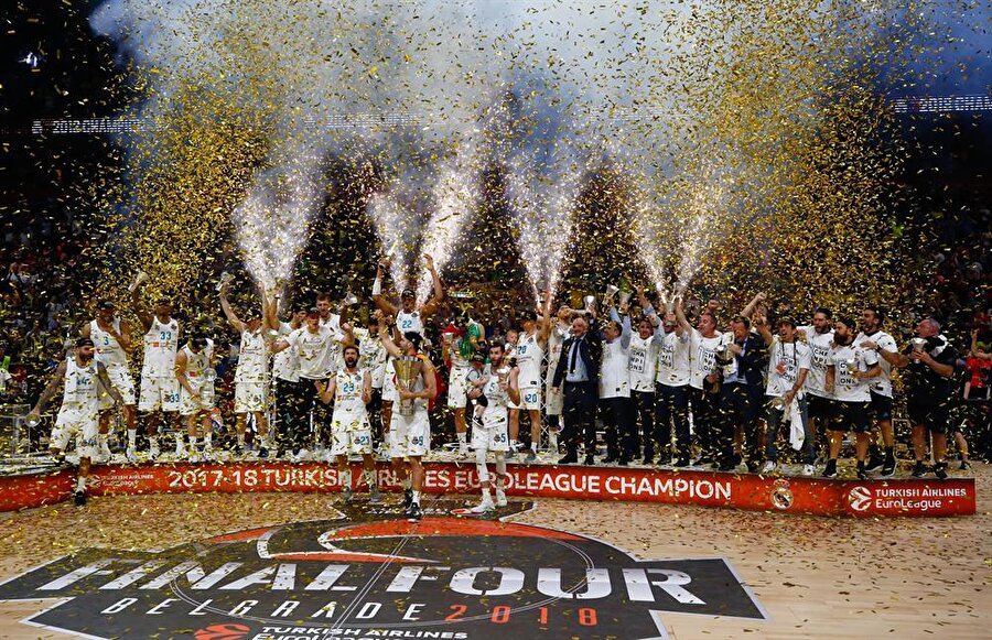 Fenerbahçe Doğuş'u mağlup eden Real Madrid, THY Avrupa Ligi kupasını müzesine götürdü. nFotoğraf: AA