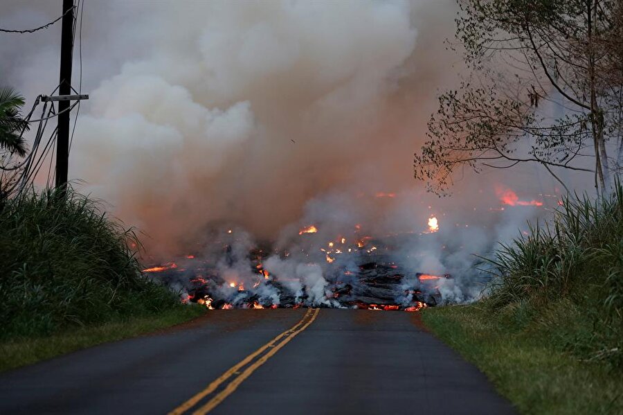 Dünyanın en aktif volkanlarından biri olan Kilauea Yanardağı'nda 1983 yılından bu yana patlamalar görülüyor.