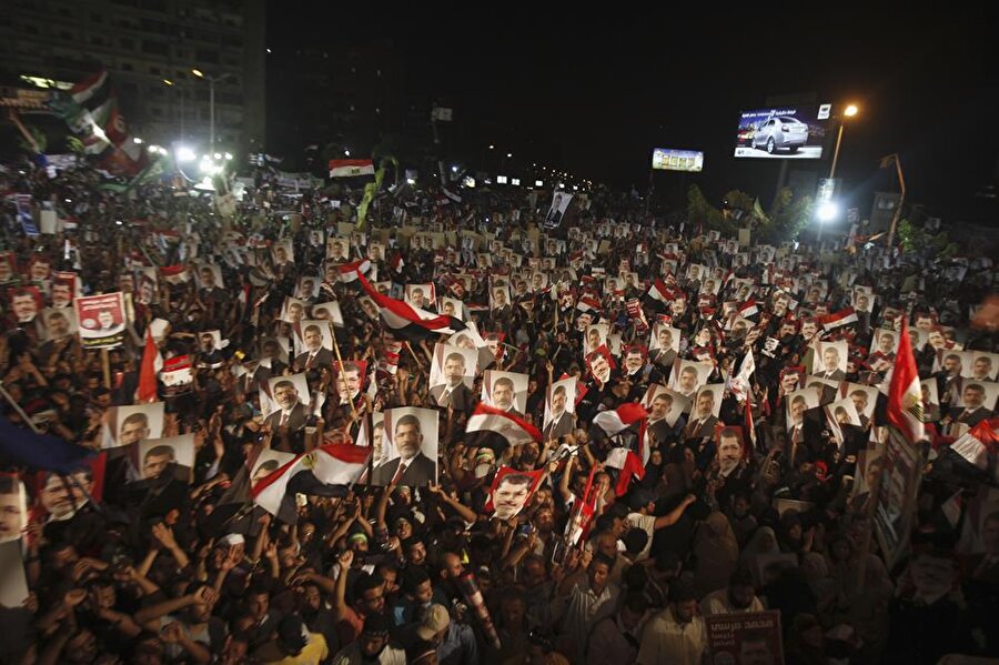 Muhammed Mursi'ye destek veren darbe karşıtları, haftalar boyunca Mısır sokaklarında gösteri yaptı.
