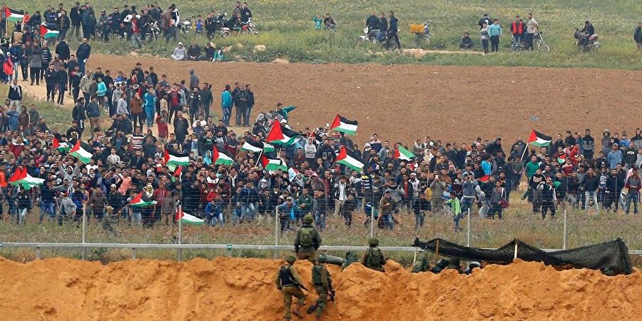 İsrail keskin nişancıları, Gazze sınırında toplanan Filistinlilerin üzerine ateş açarak çok sayıda kişinin ölümüne neden olmuştu.