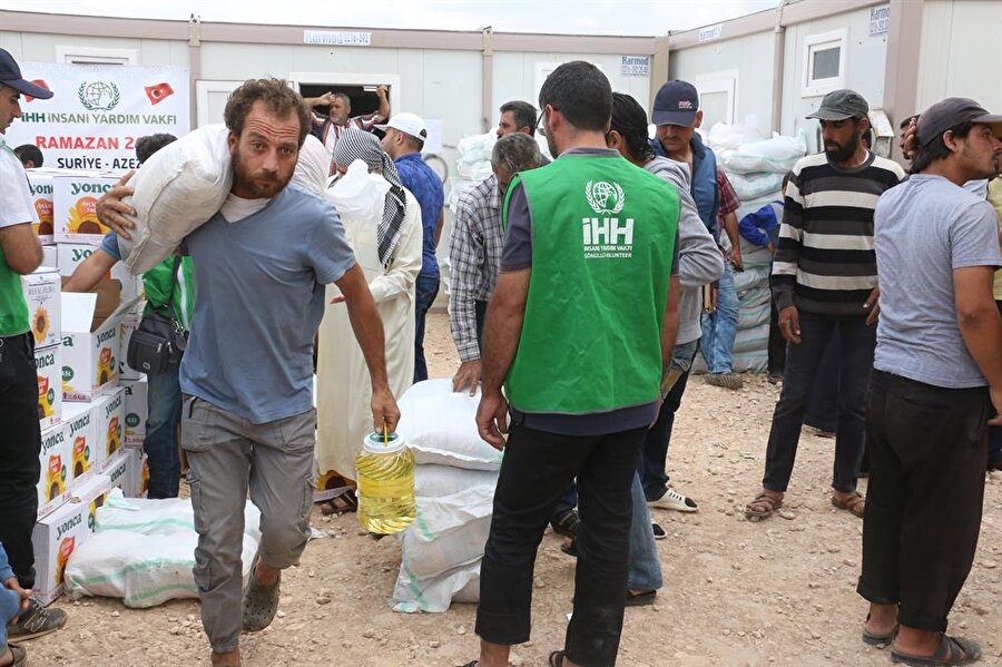 Mukavveme kampı, Suriye'nin Azez ilçesinde bulunuyor.