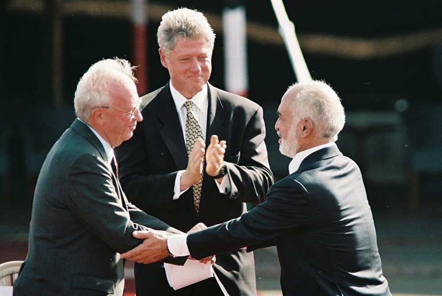 Kral Hüseyin, ABD Başkanı Bill Clinton ve İsrail Başbakanı Yitzhak Rabin (Sağdan sola)