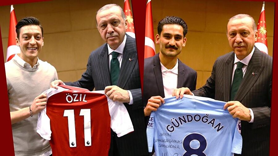 Mesut Özil, İlkay Gündoğan Cumhurbaşkanı Recep Tayyip Erdoğan'a imzalı forma hediye etti.