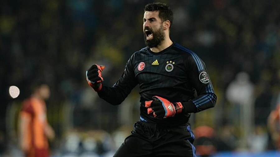 Volkan Demirel, Fenerbahçe formasıyla 490 maça çıktı.