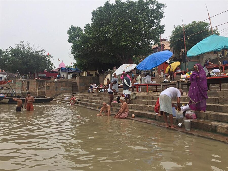 ganj la beslenen kutsal sehir varanasi