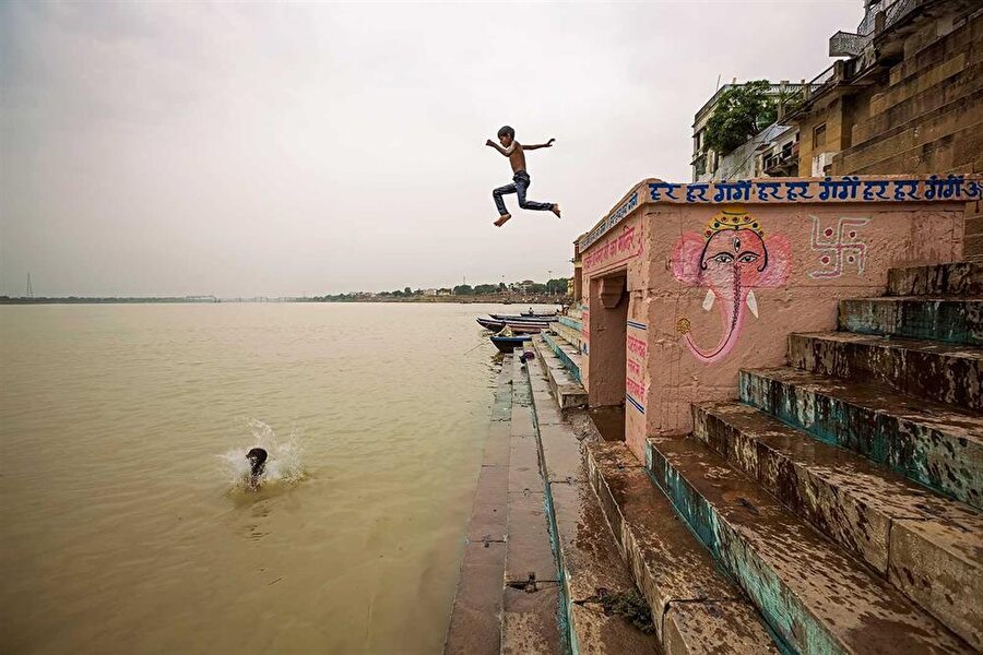 Ganj Nehri, Varanasi'deki hayatın belki de en önemli parçası.