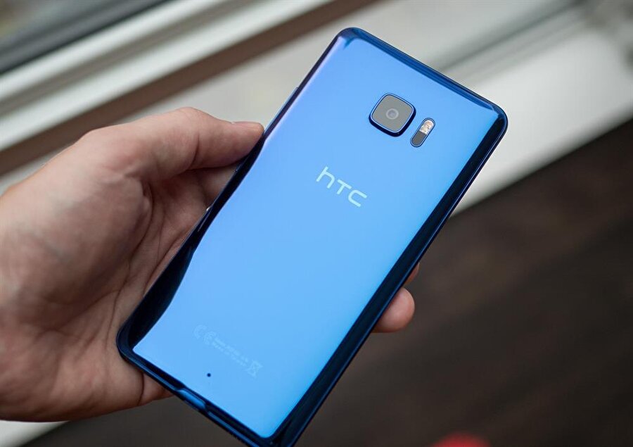 HTC, yeni çıkardığı birçok modelde olduğu gibi U Ultra'da da beğeni toplamayı başardı