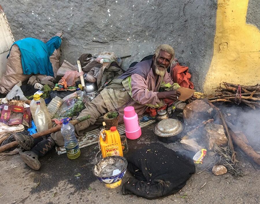Harar sokaklarında katın etkisi altındaki insanlara rastlamak oldukça sıradan bir durum. (Fotoğraf: İsmail Yasin Avcı)