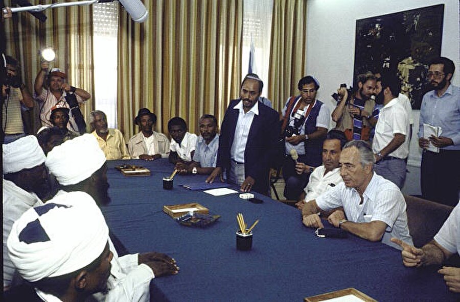 Falaşa temsilcileri, 1996 yılındaki "kan skandalı"nın ardından Başbakan Şimon Peres'le görüşmüş ve Peres, görüşme sonrasında özür açıklaması yapmıştı.