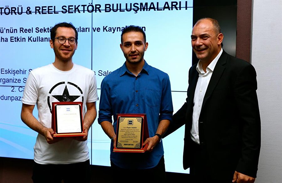 ESO Başkanı Celalettin Kesikbaş, odada düzenlenen etkinlikte, Özgür Taşkın ve Ferhat Erdoğan'ın genç kuşak için örnek teşkil ettiğini söyledi.