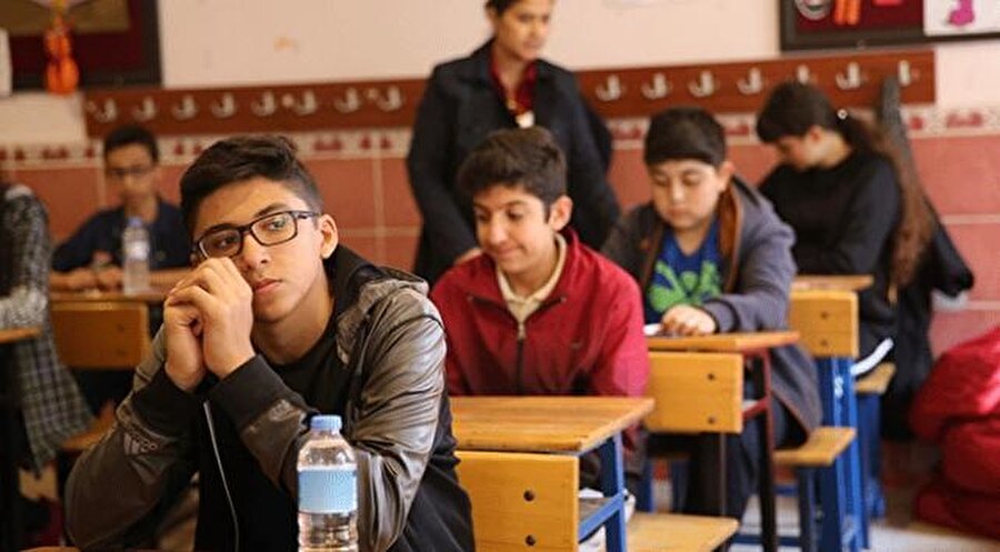Yapılan tercihlerde aynı okul türünden (Anadolu lisesi, mesleki ve teknik Anadolu lisesi, Anadolu imam hatip lisesi) en fazla iki okul seçilebilecek.