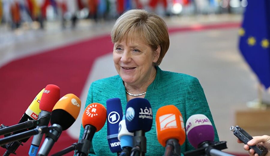 Zirve öncesi Almanya Başbakanı Angela Merkel basın açıklaması yaptı.
