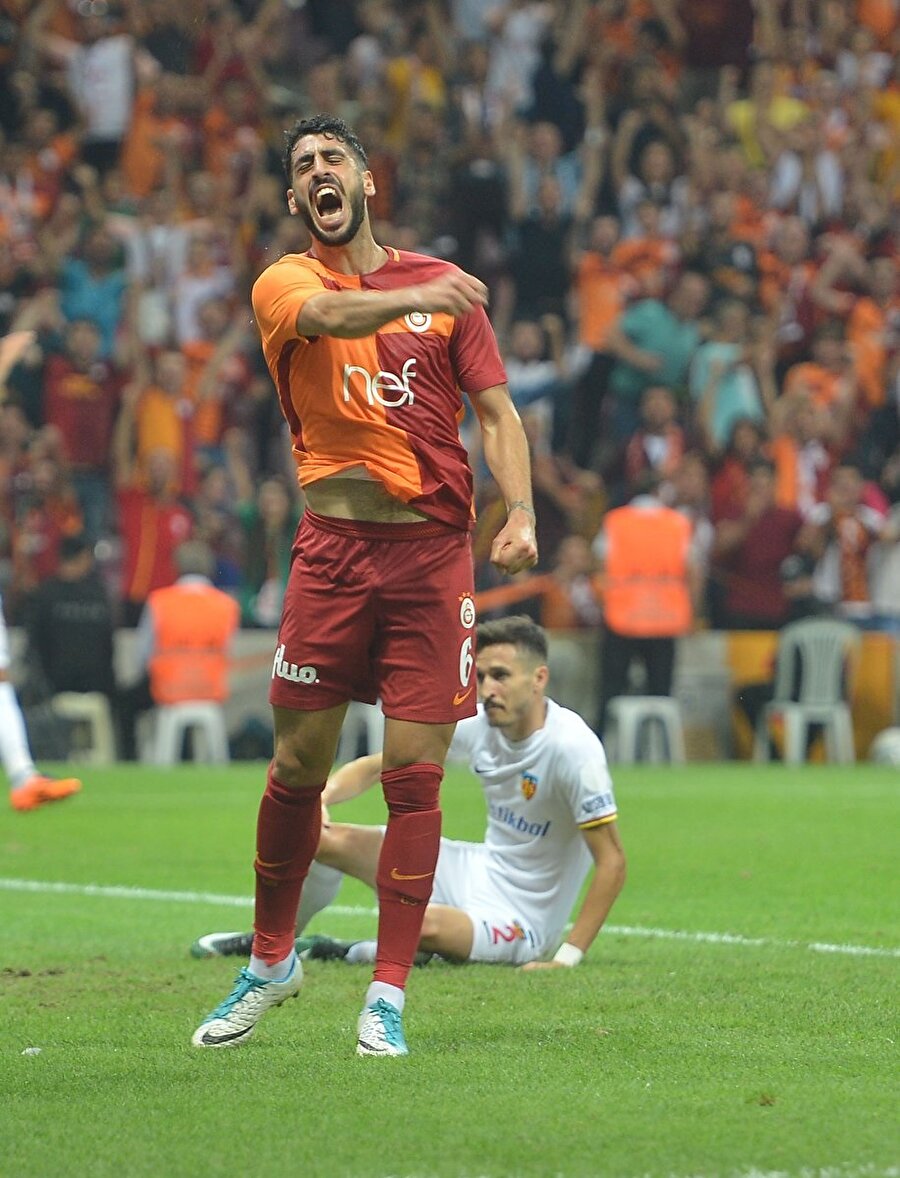 Tolga geçtiğimiz sezon Galatasaray formasıyla 24 maçta görev aldı. 