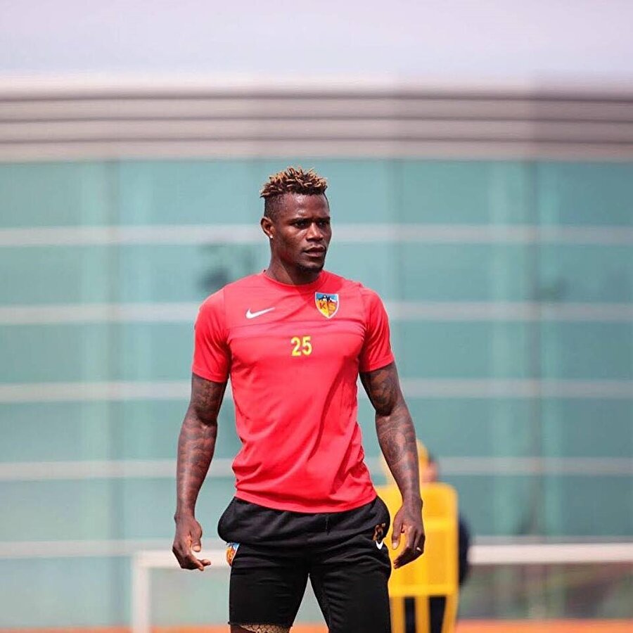 Senegalli orta saha oyuncusu geçen sezon Kayserispor'da 35 karşılaşmada forma giydi. 