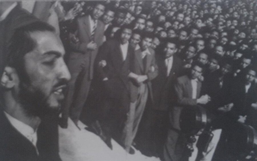 Nevvab Safevi, kısa zamanda geniş kitlelere hitap etmeye başlamıştı.