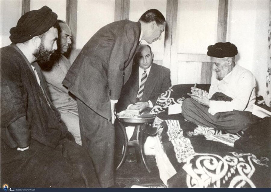 Ayetullah Kaşani, Şahlık döneminin en etkili din adamlarından biriydi.