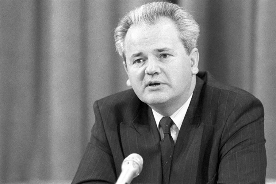 Slobodan Milosevic'in saldırgan politikaları, bölgedeki gerilimi zirveye tırmandırdı.