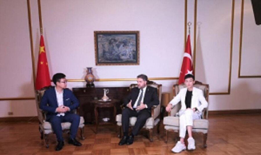 Çin'in en ünlü şarkıcılarından Xiao Zhang, "Türkiye Fahri Turizm Elçisi" oldu