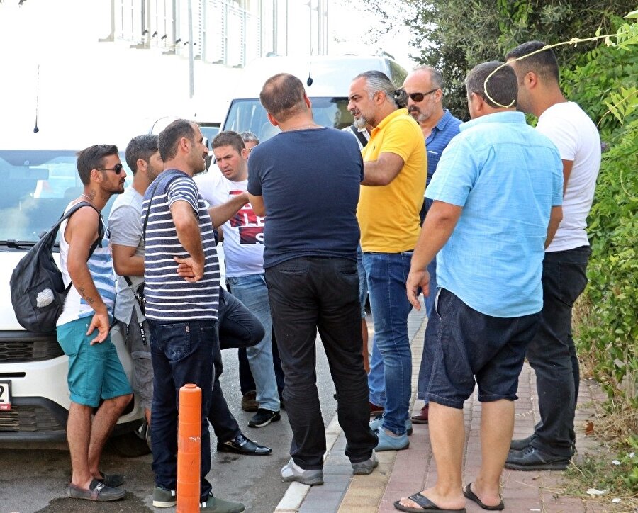 Dolandırılan şahıslar mağdur olduklarını söyleyerek polise başvurdu.