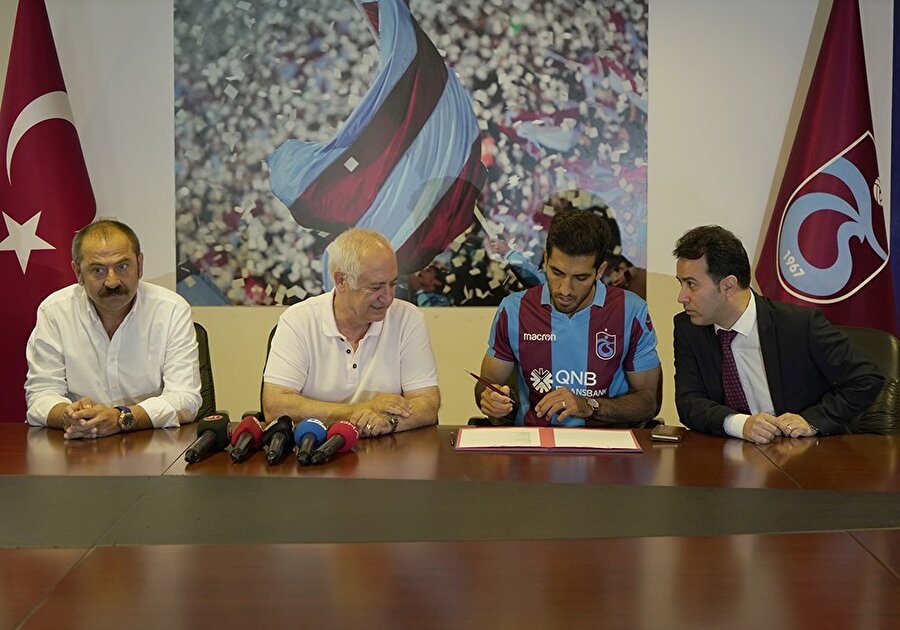 Trabzonspor, Vahid Amiri'yle 2 yıllık sözleşme imzalandığını KAP'a bildirdi. Amiri'ye 2 yıl için toplam 1.4 milyon euro garanti ücret ödenecek.